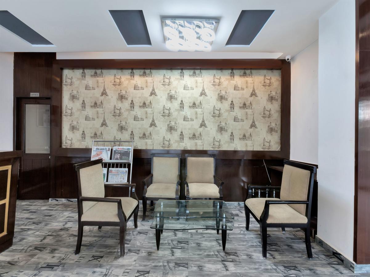 Oyo 9841 The Vivir 1 Hotel โนอิดา ภายนอก รูปภาพ