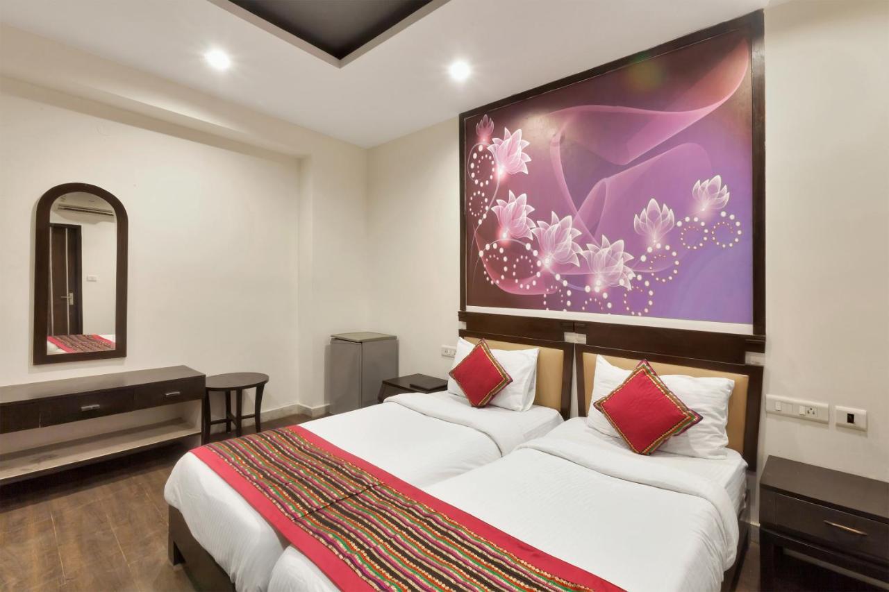 Oyo 9841 The Vivir 1 Hotel โนอิดา ภายนอก รูปภาพ