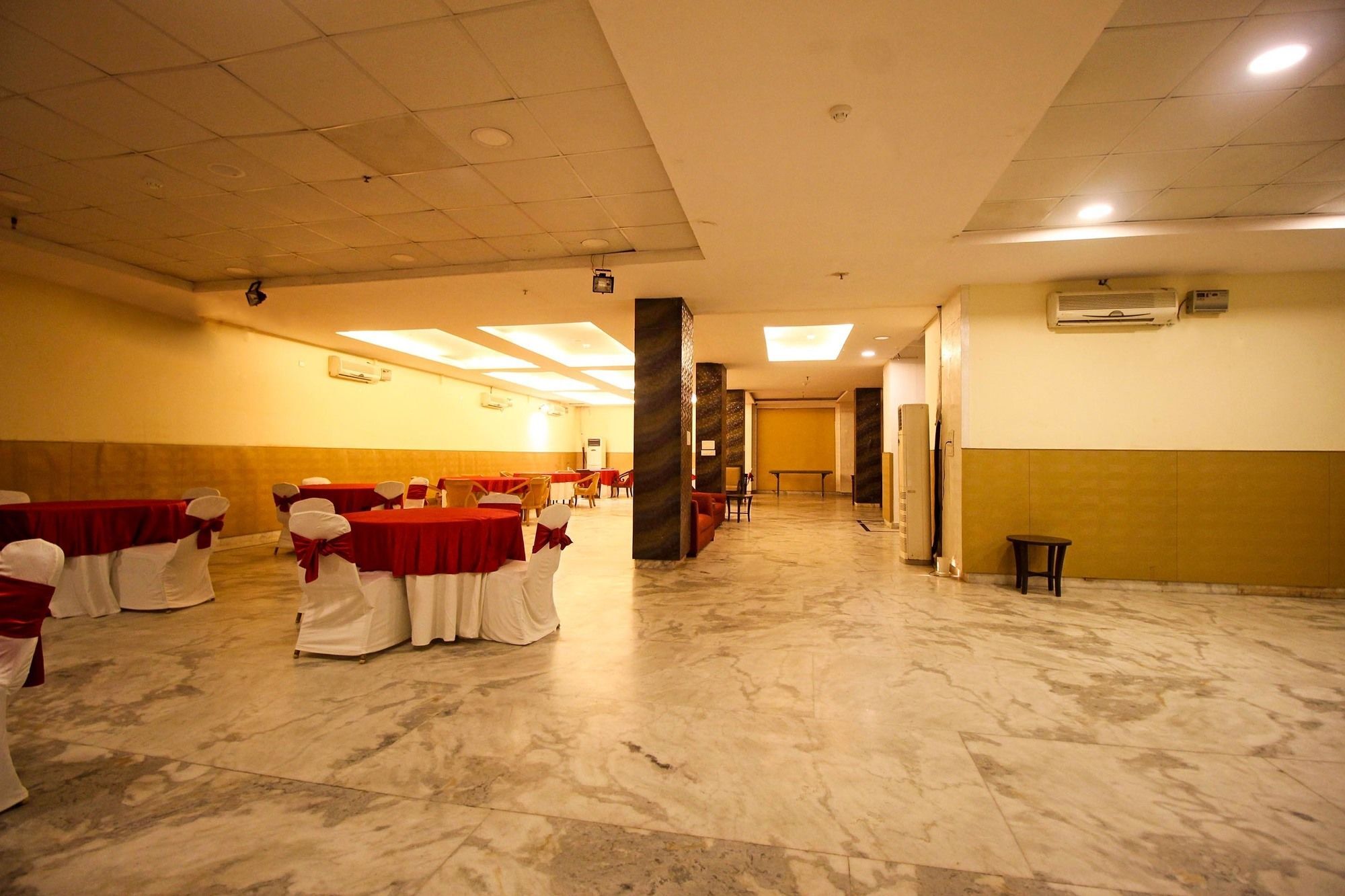 Oyo 9841 The Vivir 1 Hotel โนอิดา ภายนอก รูปภาพ