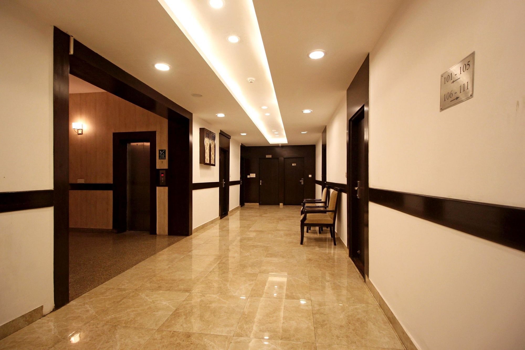 Oyo 9841 The Vivir 1 Hotel โนอิดา ภายนอก รูปภาพ