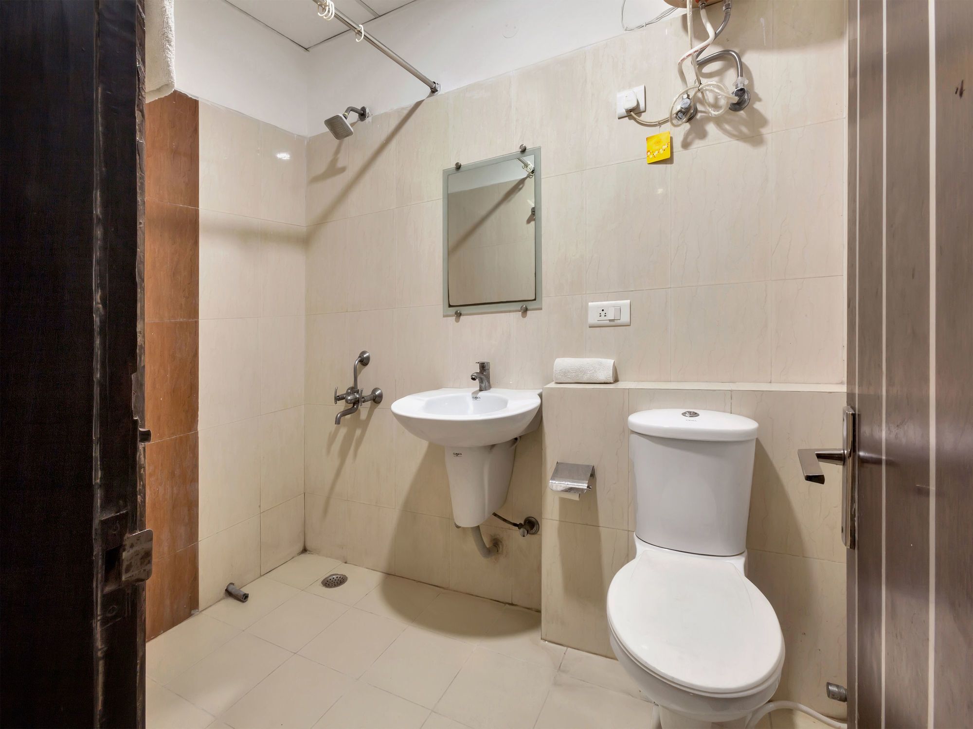 Oyo 9841 The Vivir 1 Hotel โนอิดา ภายนอก รูปภาพ